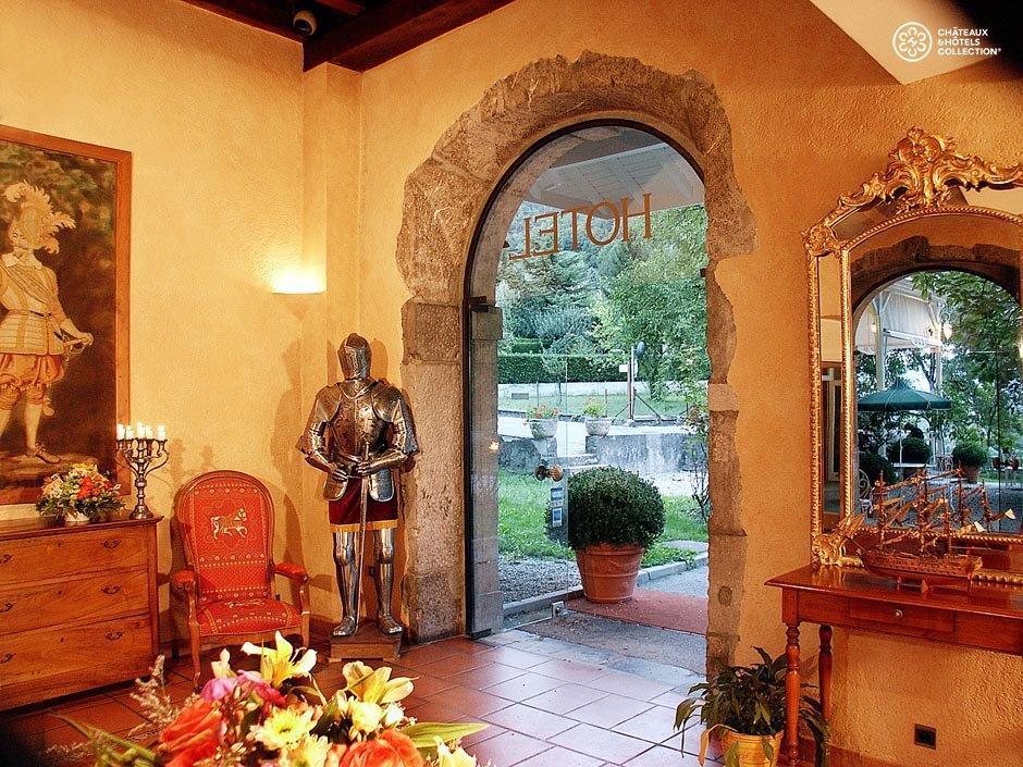 Chateau Des Comtes De Challes Inreriör bild
